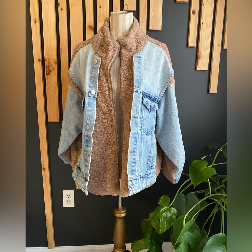Size Medium Sherpa and Denim Jacket